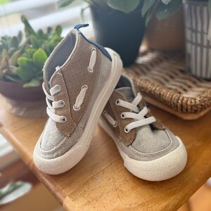 OshKosh B’gosh mid sneaker-boot